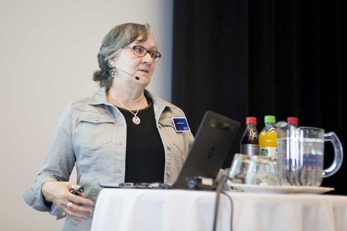 Lauantaina koirien rotuprofiileista oli puhumassa kanadalainen Brenda Bonnett
