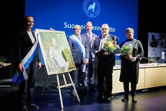 Esa Kukkosen muotokuvan paljastus_syysvaltuusto 2025