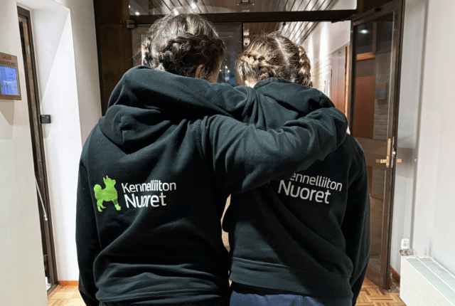 Nuorten vaikuttajafoorumin jäseniä